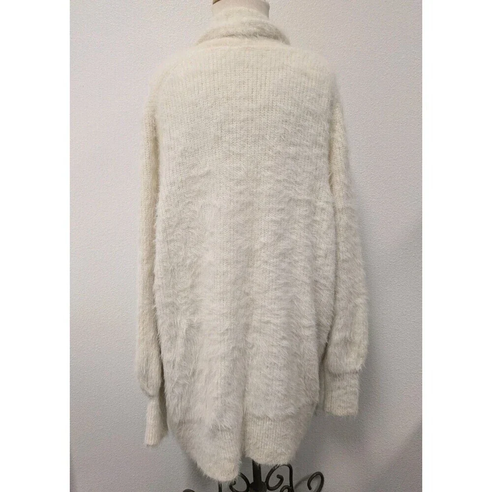 Anthropologie Knitted & Knotted White Ivory Eyelash Wool Cardigan sz M Cozy Chic